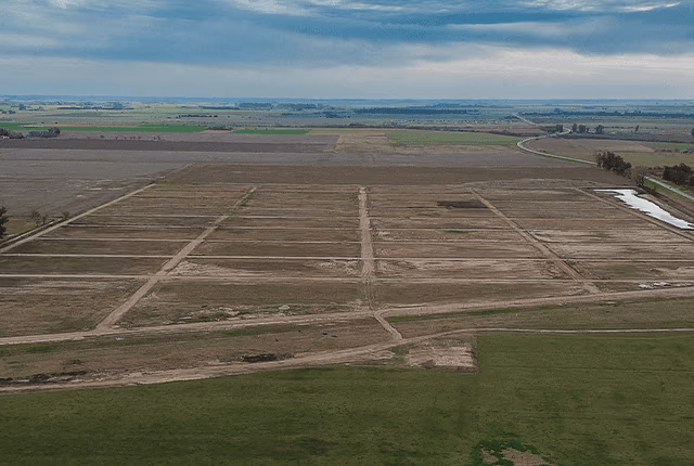 Vista aérea Lagos de Piñero — panorámica del desarrollo