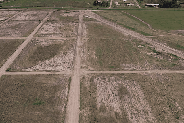 Vista aérea Lagos de Piñero — calles compactadas